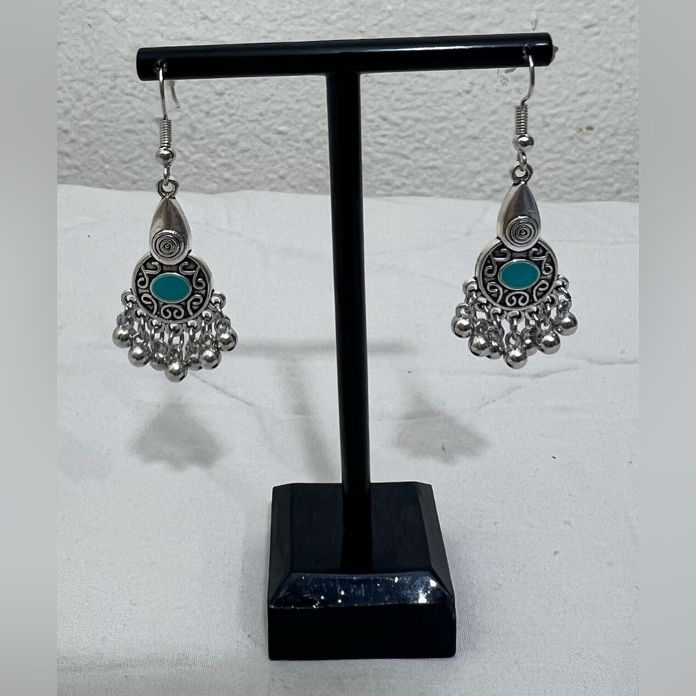 NWOT Boho Retro Silver and Turquoise Dangle Earrings